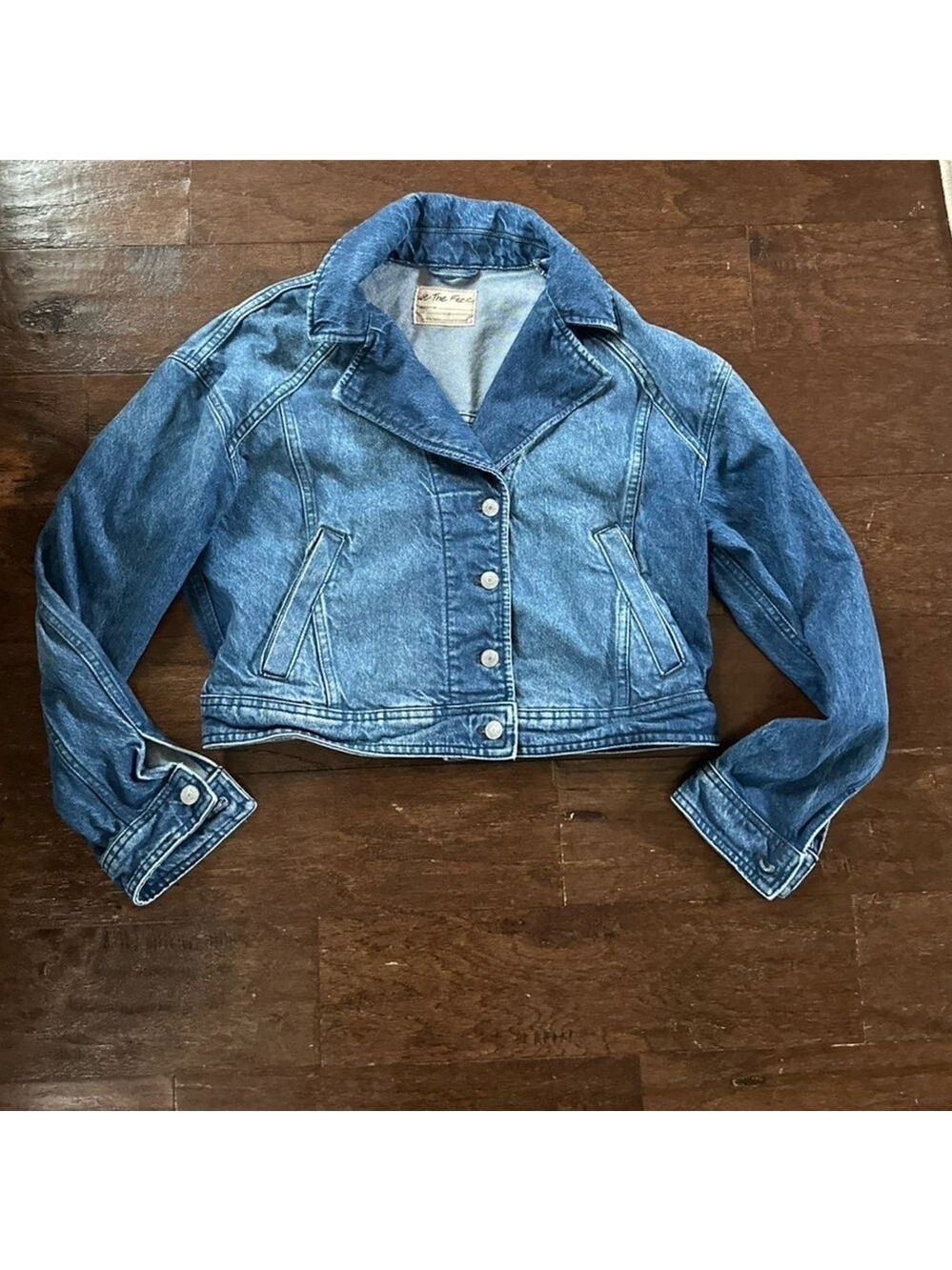 Free People We The Free Cropped Denim jacket-size Small-EUC retail $129 - Picture 4 of 12